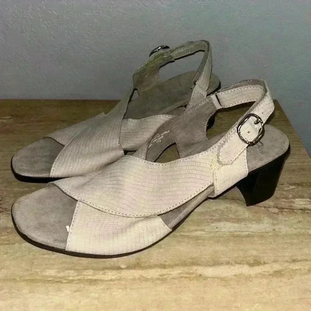NEW MUNRO Laine Block Heel Sandal Size 9SS - Picture 2 of 8